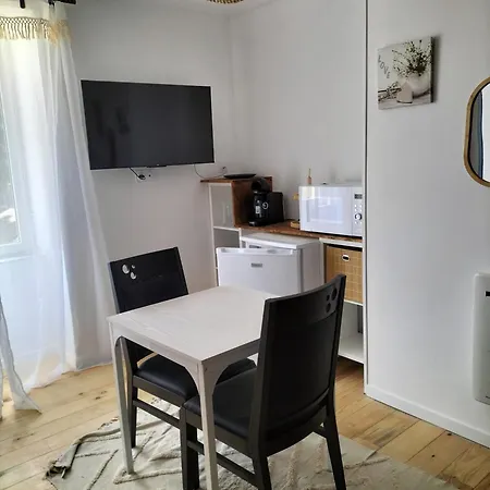 Les 2 Tours 3* Chenay (Deux-Sevres)