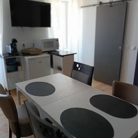 Maison d'hôtes Les 2 Tours Chenay (Deux-Sevres)